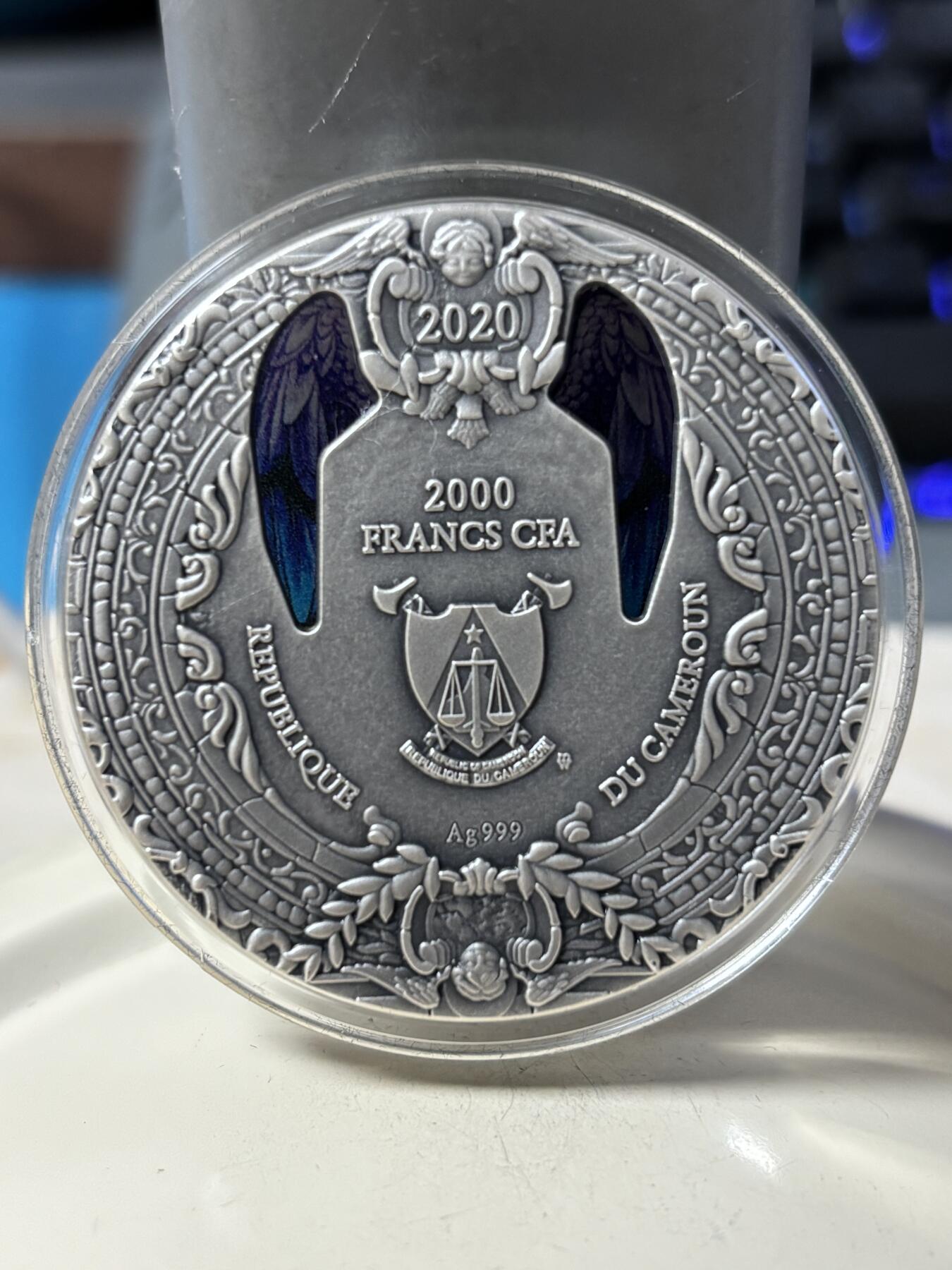 第189期拍卖 喀麦隆2020年天使系列1加百列镶彩玻璃2盎司银币，999银，发行500枚