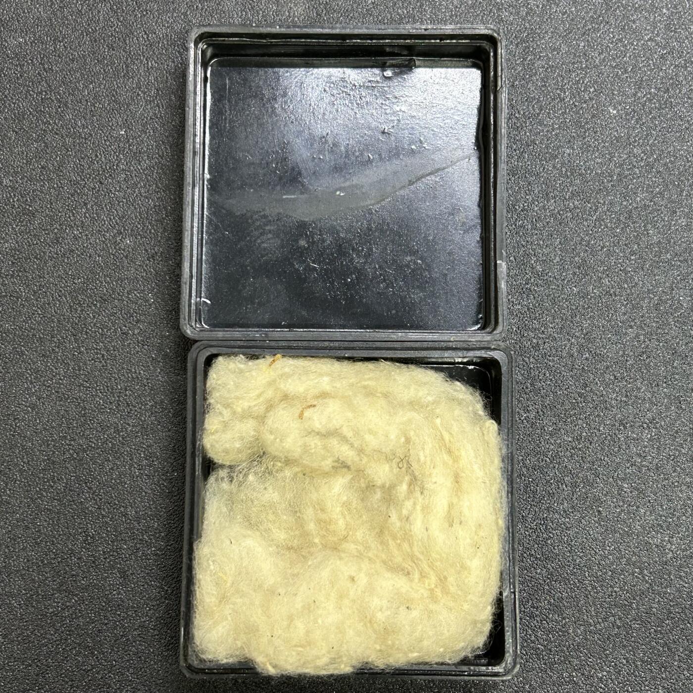 西秦中古拍卖第七十三期 80年代怀旧物品 北京顺义仙鹤纹饰塑料墨盒