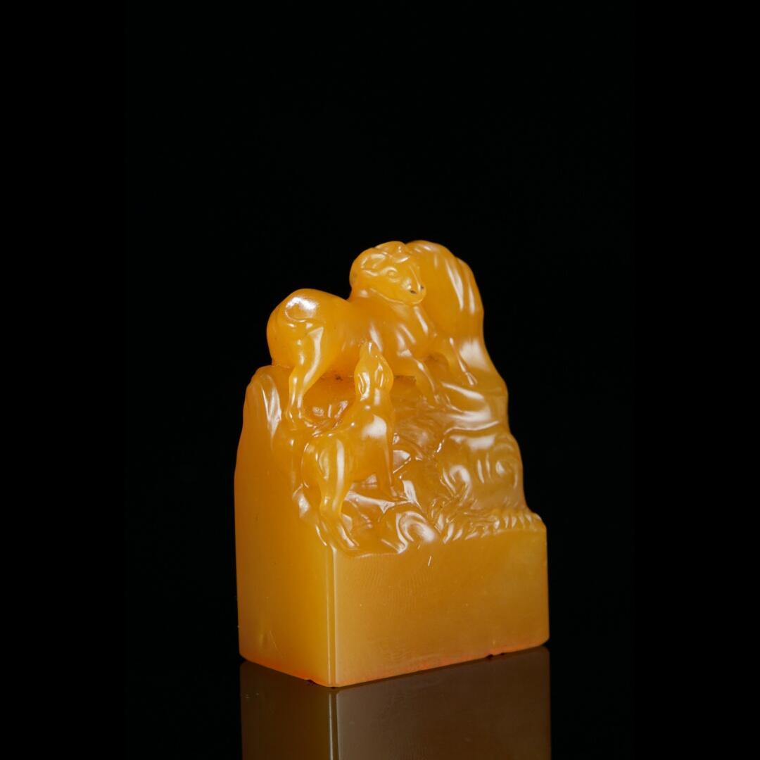 方寸藏珍·寿山田黄印章专场（一） 寿山田黄石《雨后登楼看山》教子有方钮章