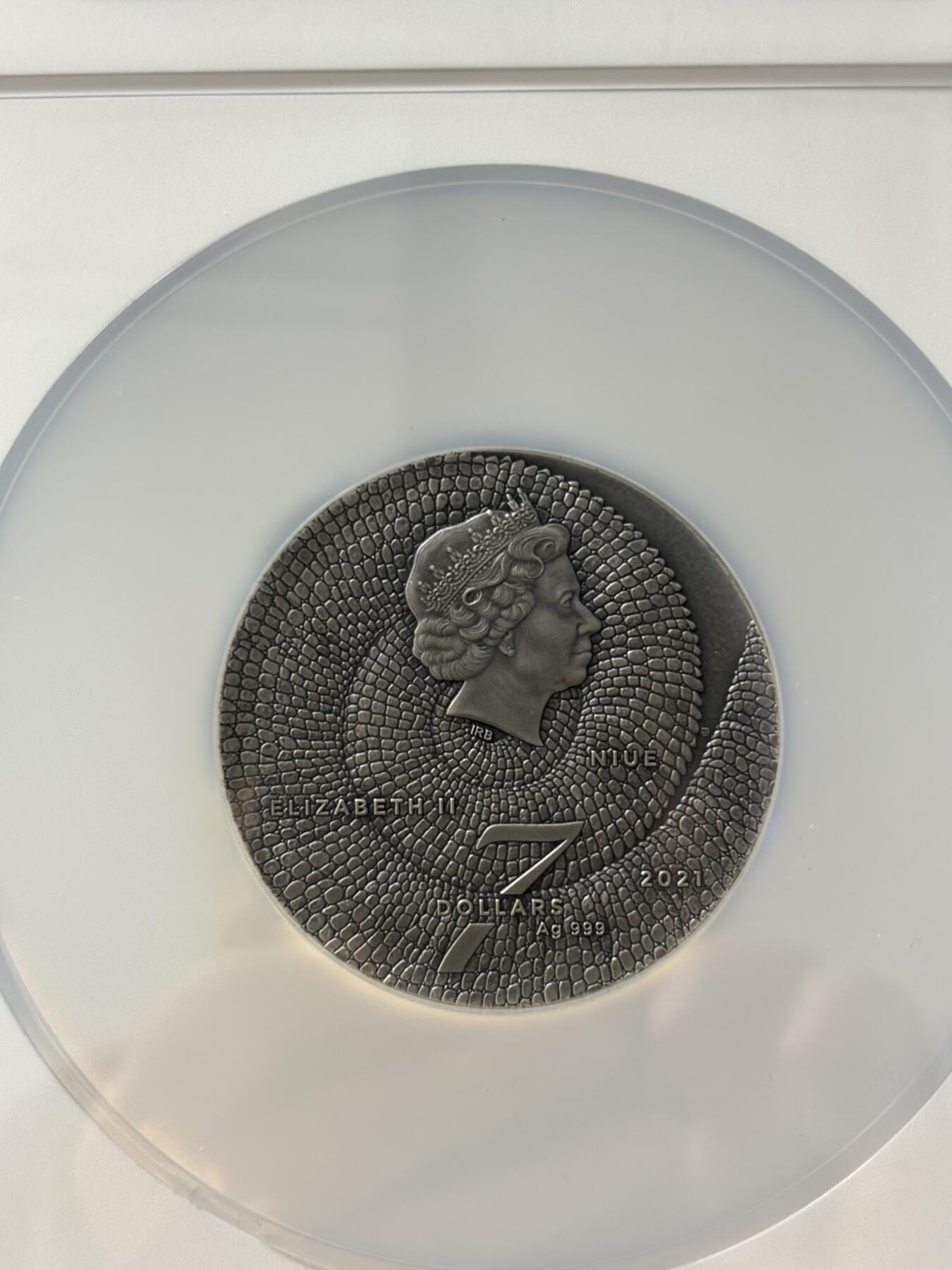 第189期拍卖 纽埃2021年神奇动物系列变色龙3盎司彩色珐琅银币NGC-MS70无盒无证书，999银，3盎司，发行421枚