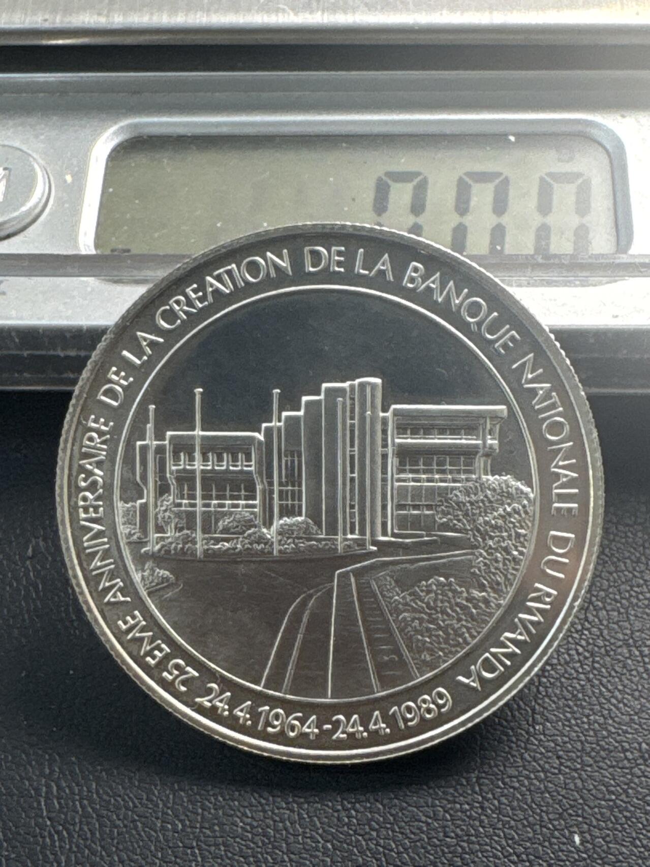 ❤️【币观天下】❤️ 第340期钱币拍卖- 2026.1.23周五晚上6点半场-长期征集拍品 卢旺达1989年银币28.13克