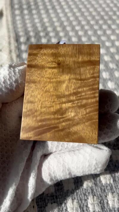 零元拍：A30金丝楠平安无事牌，3D立体水波香喷喷的小金砖，金光闪闪，69.5/52.5/13.5MM