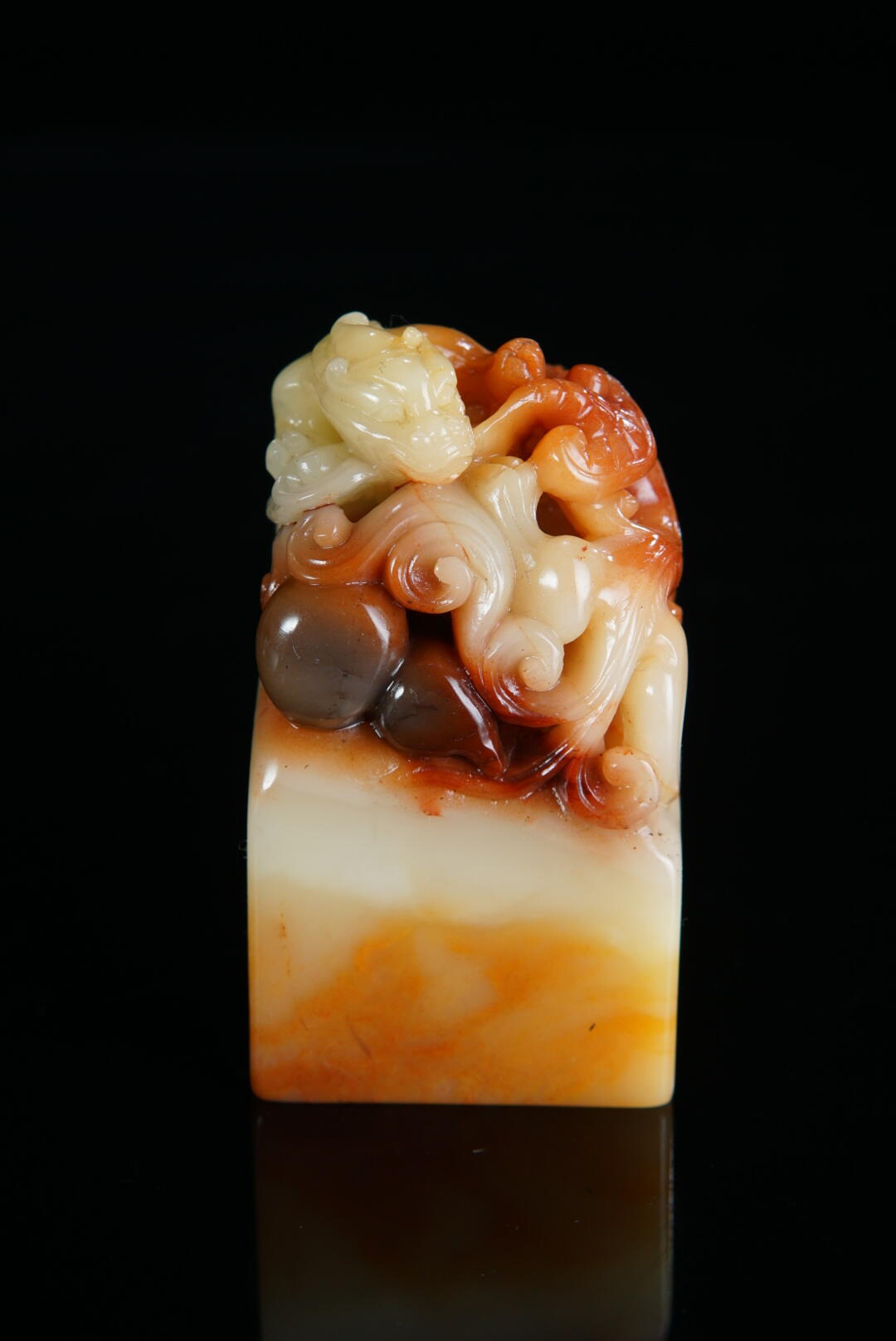 方寸藏珍·寿山田黄印章专场（一） 寿山芙蓉石《螭龙献瑞》钮章