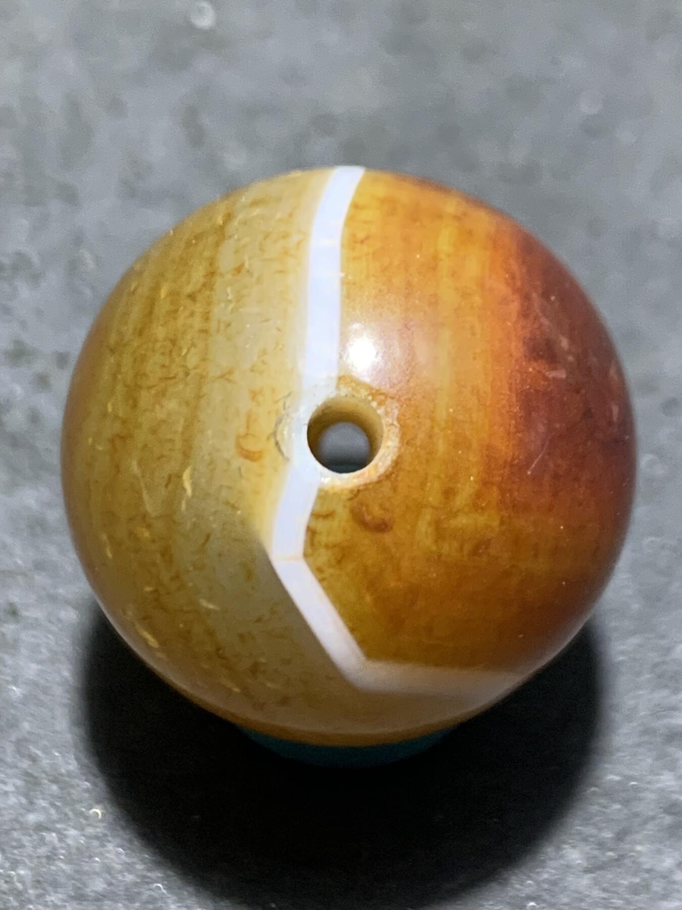 精美一线高玉化缠丝玛瑙2.0圆珠一颗，