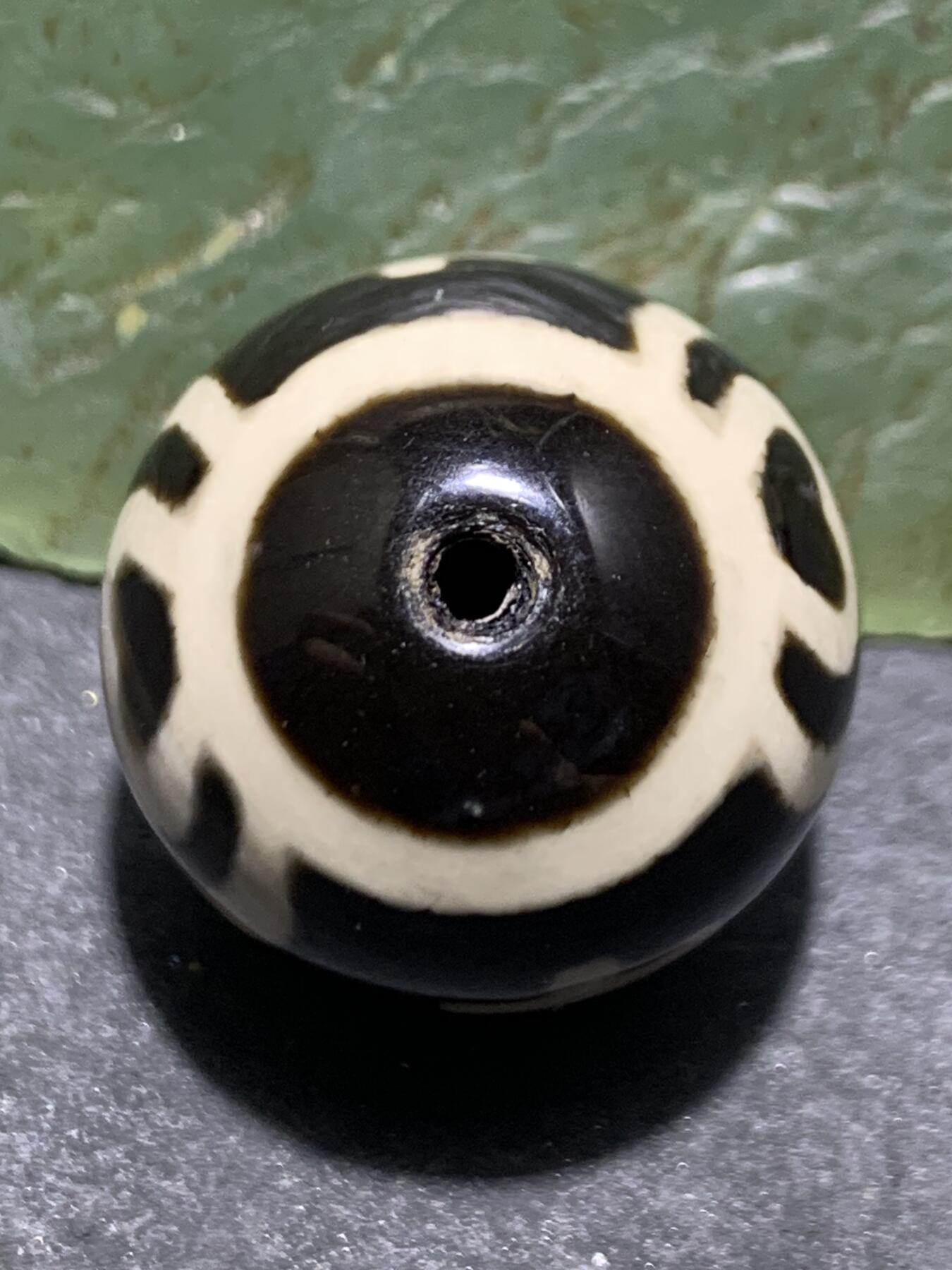 仅此一颗，精品藏传宝瓶天珠一颗