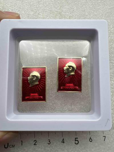 真品毛主席像章、 - 真品毛主席像章