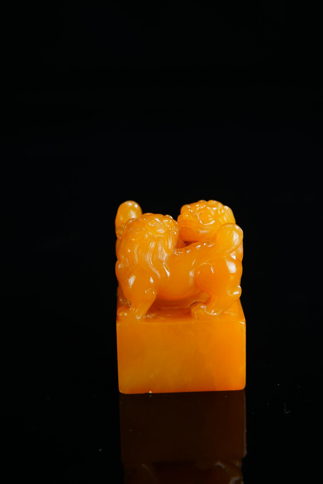 方寸藏珍·寿山田黄印章专场（一） 寿山田黄石《烟云供养》双螭钮章