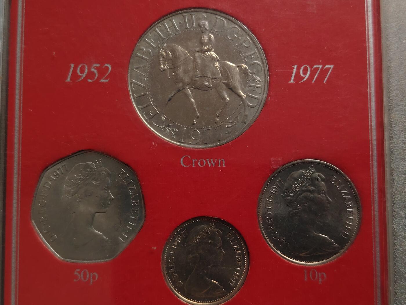 布加迪🐬～世界钱币(上海)🌾第 271 期 /  各国套币和散币 英国🇬🇧 1977年7枚盒装套币