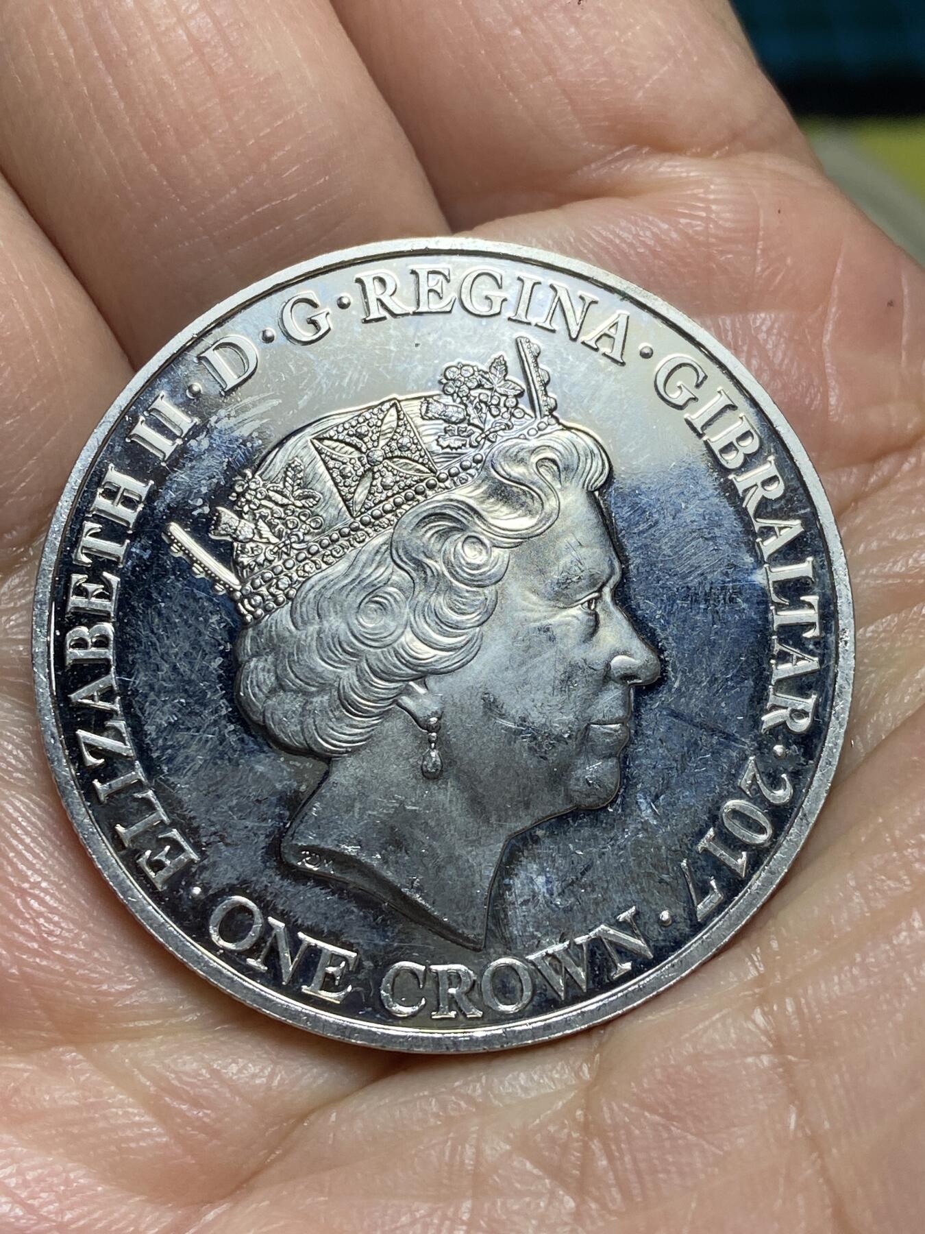 2026年第十三场(总第一百八十二场）外国好品散币场(免佣金) Proof 精制币–英属直布罗陀🇬🇮2017年1克朗(伊丽莎白二世和飞利浦亲王70周年白金婚纪念币)