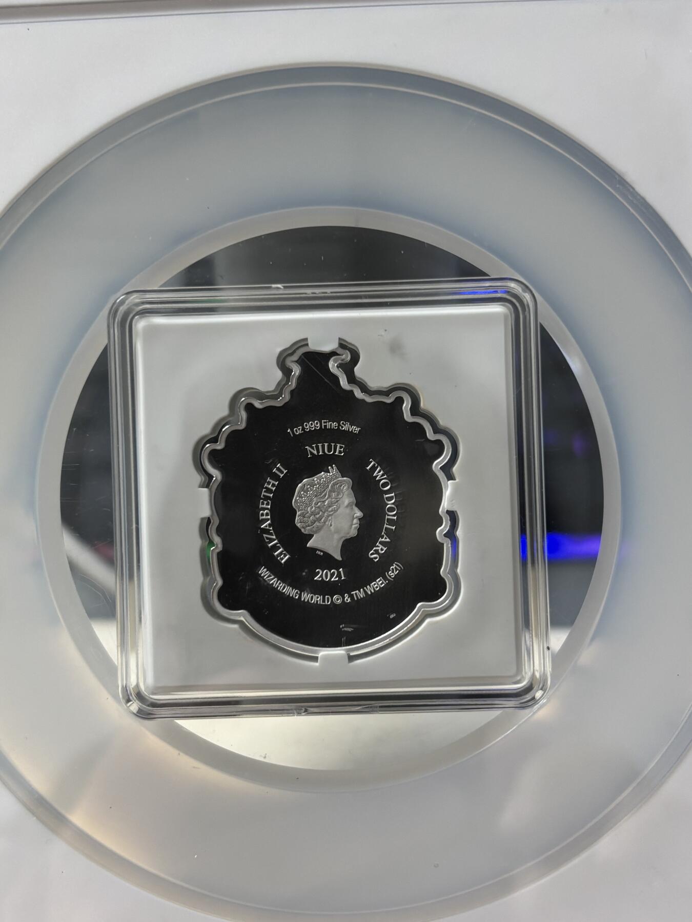 第189期拍卖 纽埃2021年哈利波特赫奇帕奇徽章纪念银币NGC-PF70首期无盒无证书，999银，发行5000枚