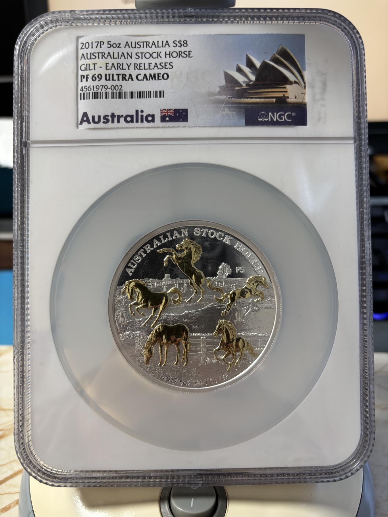 第189期拍卖  澳大利亚2017年五马齐聚镀金5盎司纪念银币NGC-PF69无盒无证书，999银镀金，发行500枚
