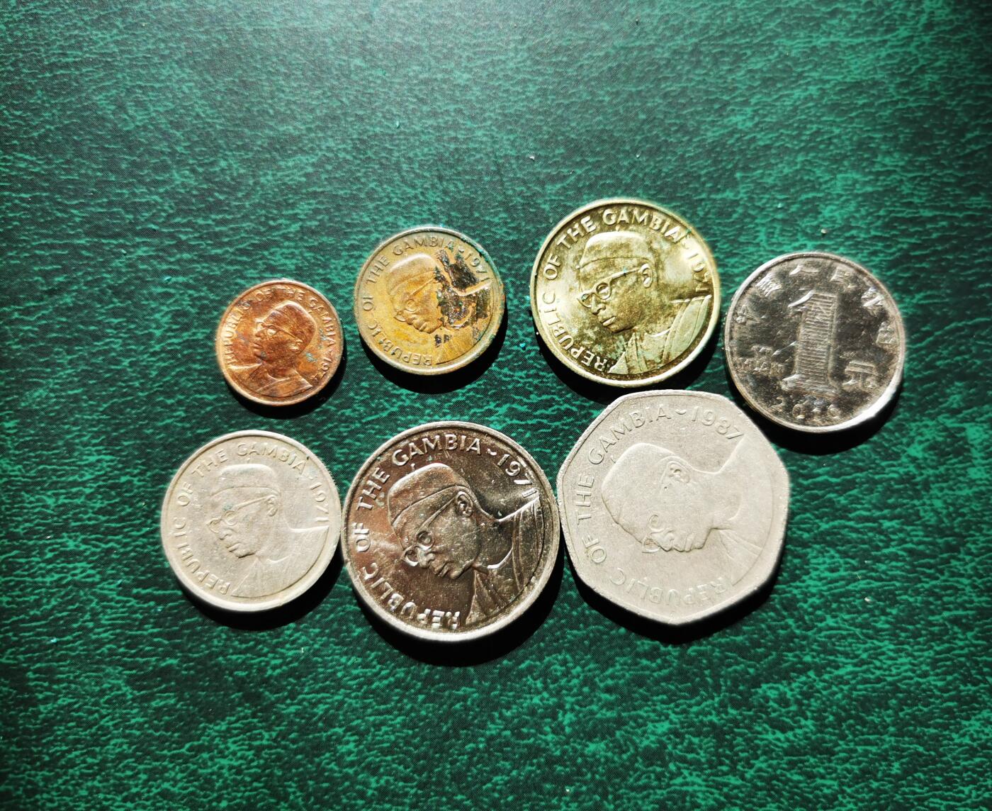 零零发外国硬币拍卖 无佣金 冈比亚早期一组贾瓦拉总统