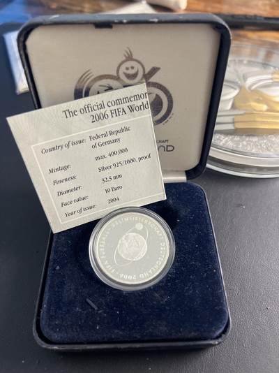 ❤️【币观天下】❤️ 第340期钱币拍卖- 2026.1.23周五晚上6点半场-长期征集拍品 - 原厂盒证德国2004年发行德国2006年FIFA足球世界杯精制纪念银币925银18克直径32.5毫米