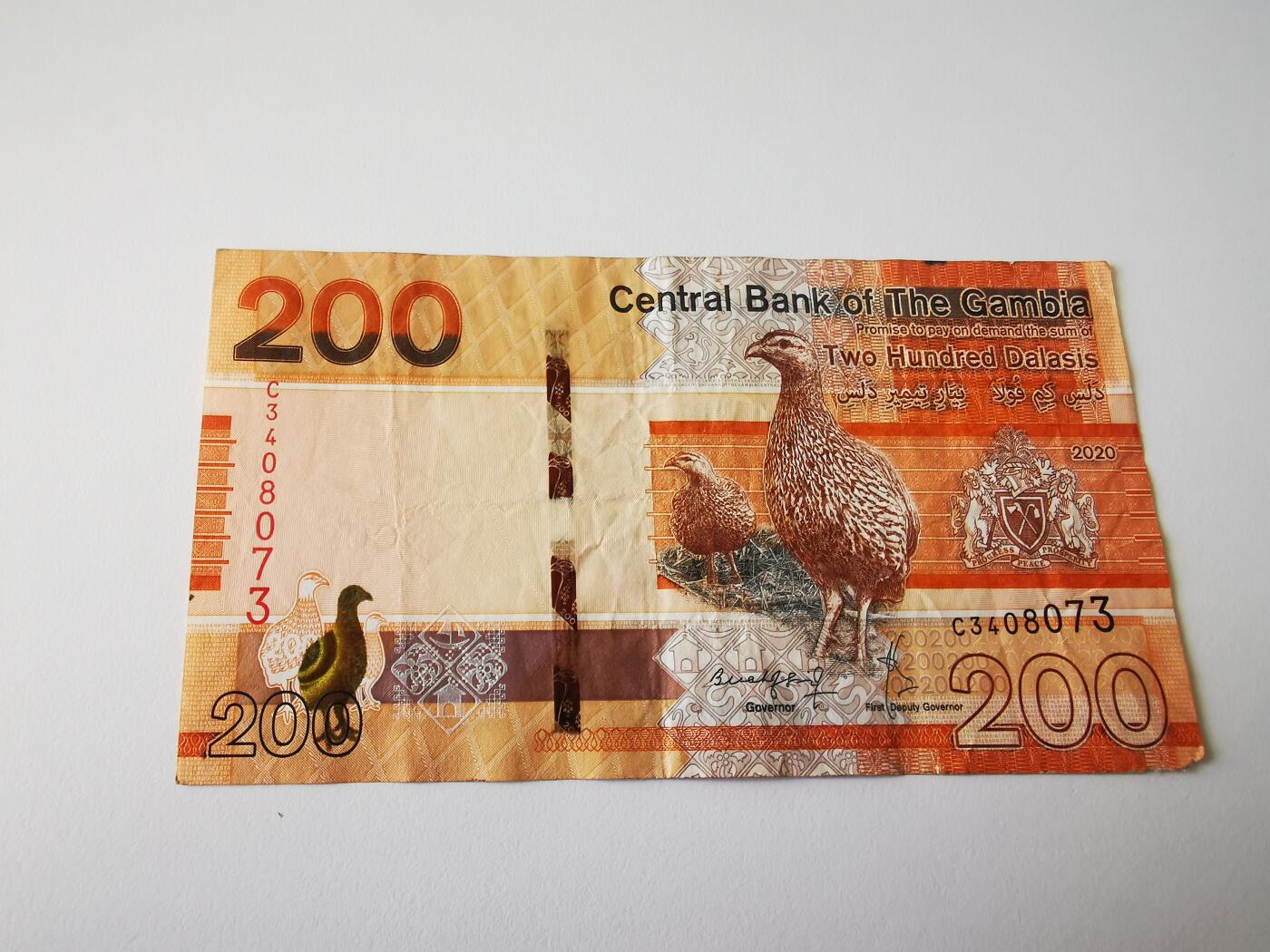 零零发流通品外国纸币拍卖 无佣金 冈比亚角有点残