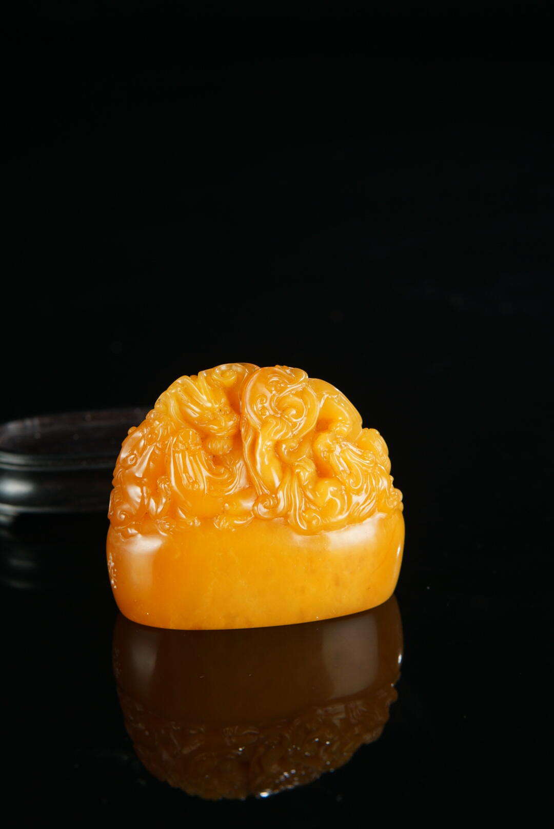 方寸藏珍·寿山田黄印章专场（一） 寿山田黄石《五螭献瑞》钮章