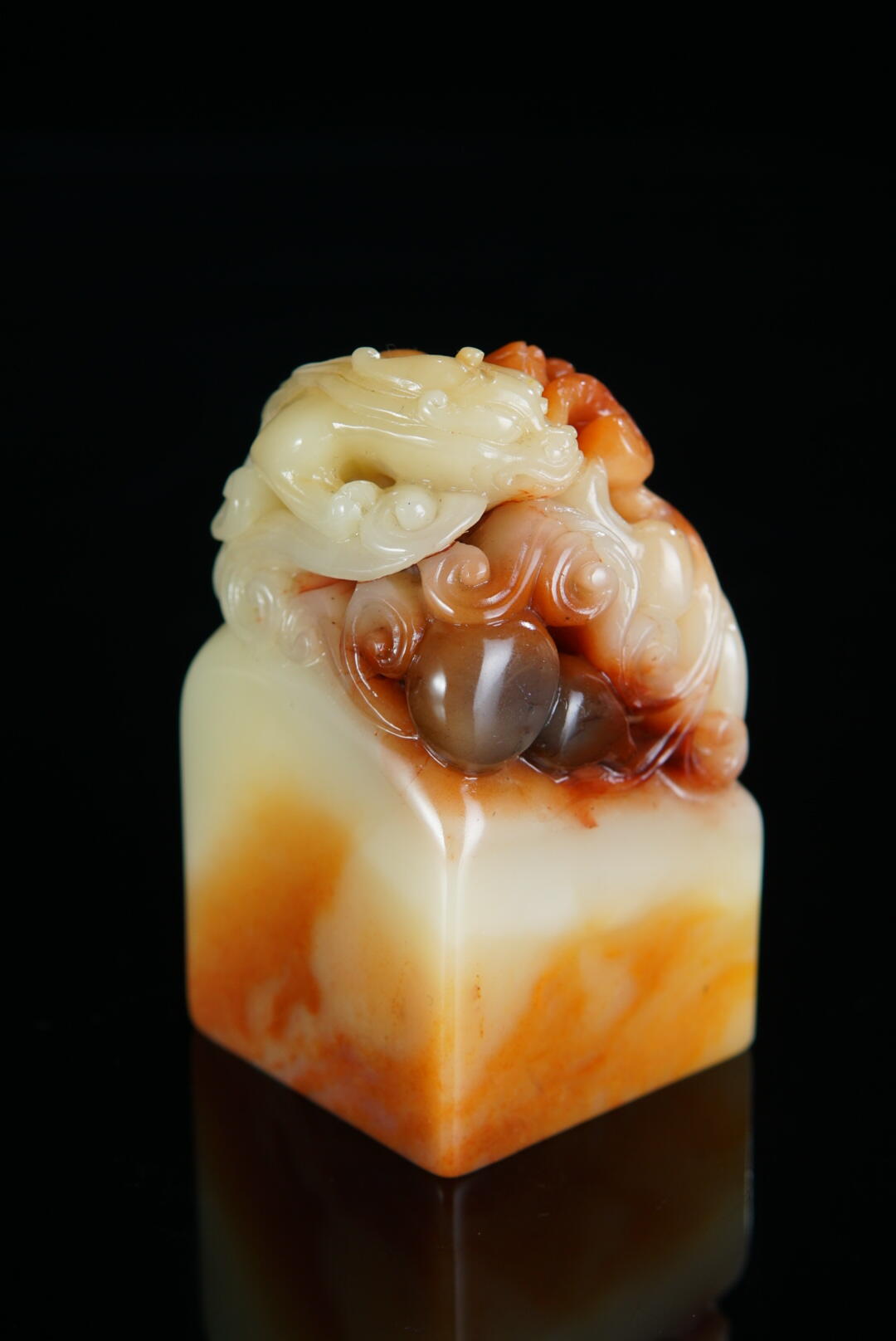 方寸藏珍·寿山田黄印章专场（一） 寿山芙蓉石《螭龙献瑞》钮章