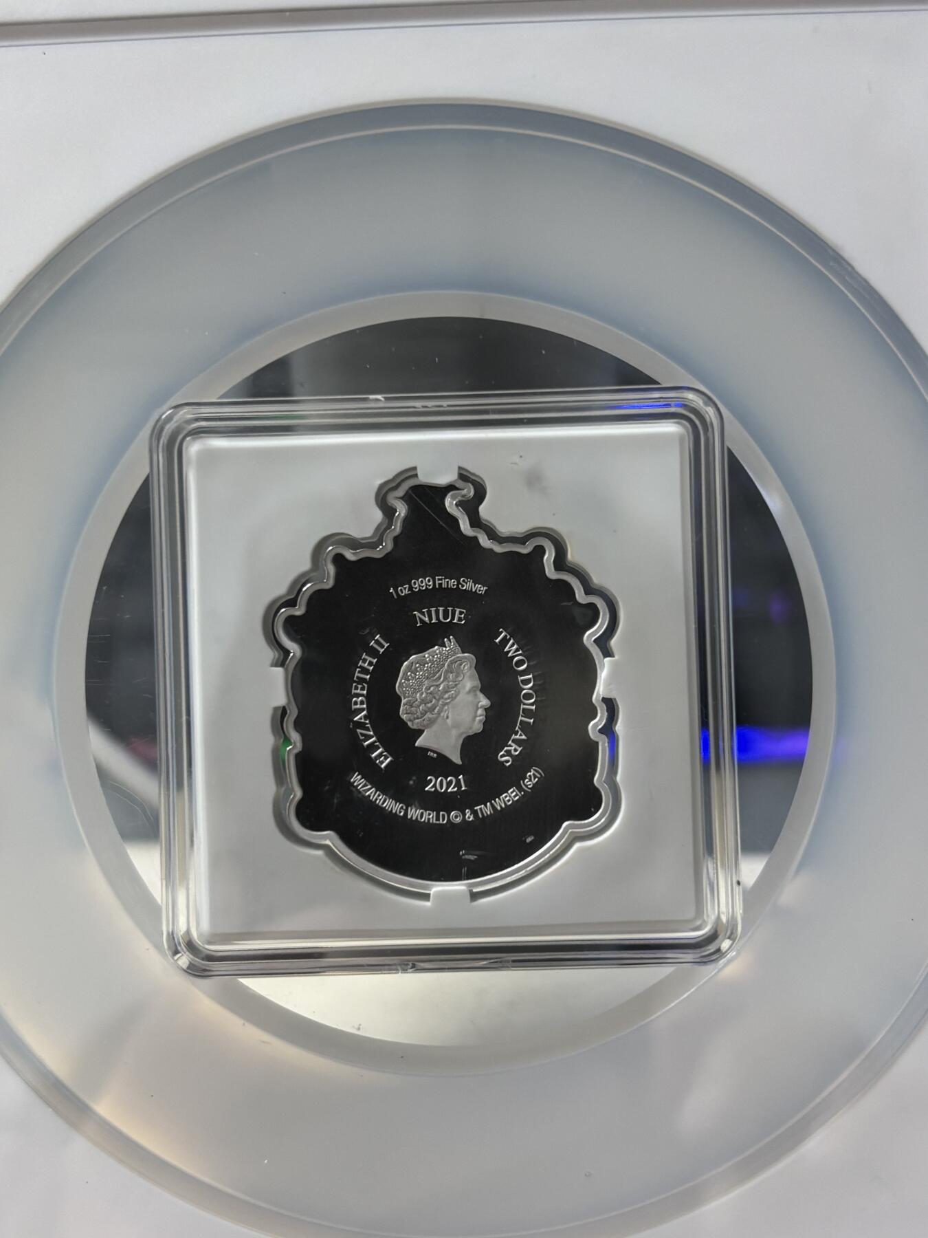 第189期拍卖 纽埃2021年哈利波特赫奇帕奇徽章纪念银币NGC-PF70首期无盒无证书，999银，发行5000枚
