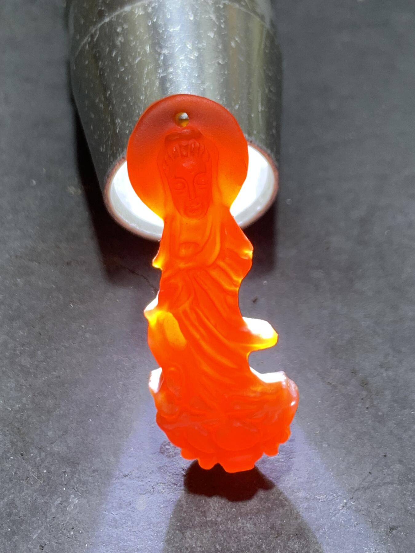 精美亚光高玉化柿子红玛瑙雕刻观音菩萨通货吊坠一个