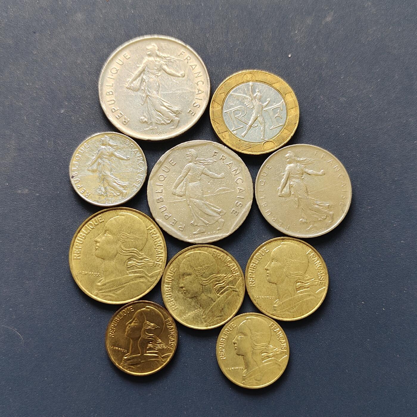 【全场包邮】纯粹捡漏拍496场-持续更新中 法国各年份10枚套币