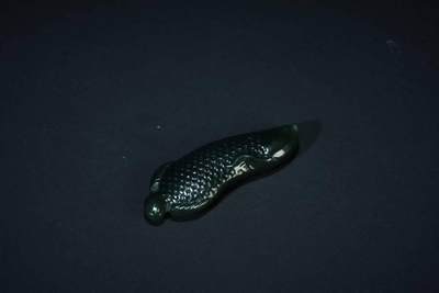 上海都达杂项专场五（全场包邮） - 天然和田玉青玉精雕《金龙鱼》挂件87-65