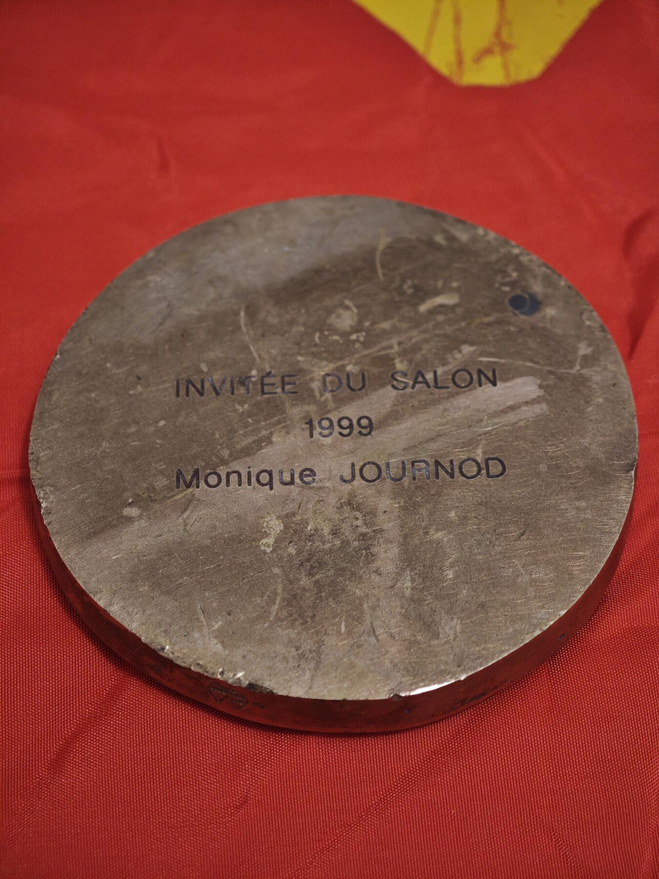 橙子收藏第一期 一枚1999年法国塞纳河畔阿尼埃尔市艺术沙龙（Salon Artistique d'Asnières-sur-Seine）的特邀嘉宾纪念铜章，是当代法国艺术章牌中的重量级作品。