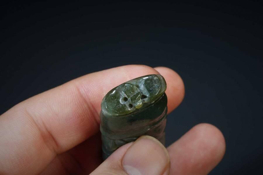 上海都达杂项专场五（全场包邮） 天然和田玉湖水绿精雕《节节高升》挂件87-63