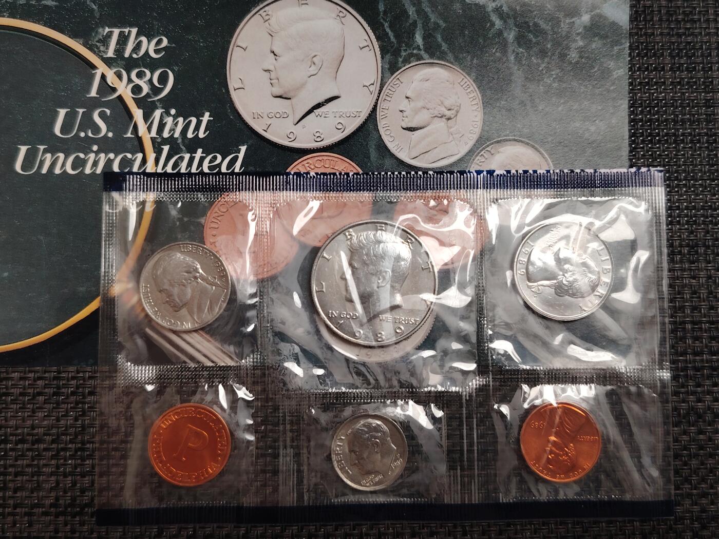 布加迪🐬～世界钱币(上海)🌾第 270 期 /  各国套币和散币 美国🇺🇸 1989年 5枚蓝边套币+1个章 