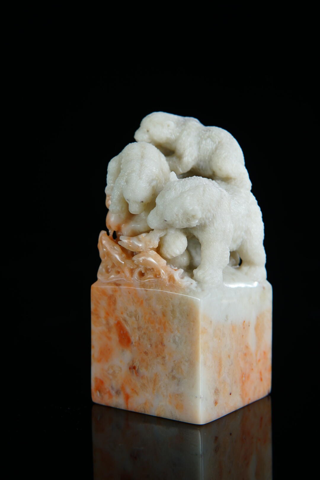 方寸藏珍·寿山田黄印章专场（一） 寿山旗降石《寒冬一霸》钮章