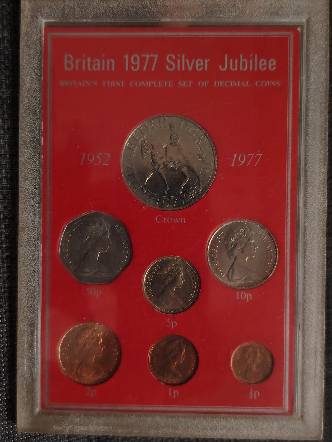 布加迪🐬～世界钱币(上海)🌾第 271 期 /  各国套币和散币 英国🇬🇧 1977年7枚盒装套币