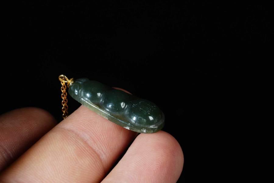 上海都达杂项专场五（全场包邮） 天然和田玉青玉精雕《福豆》挂件 附鉴定证书87-53