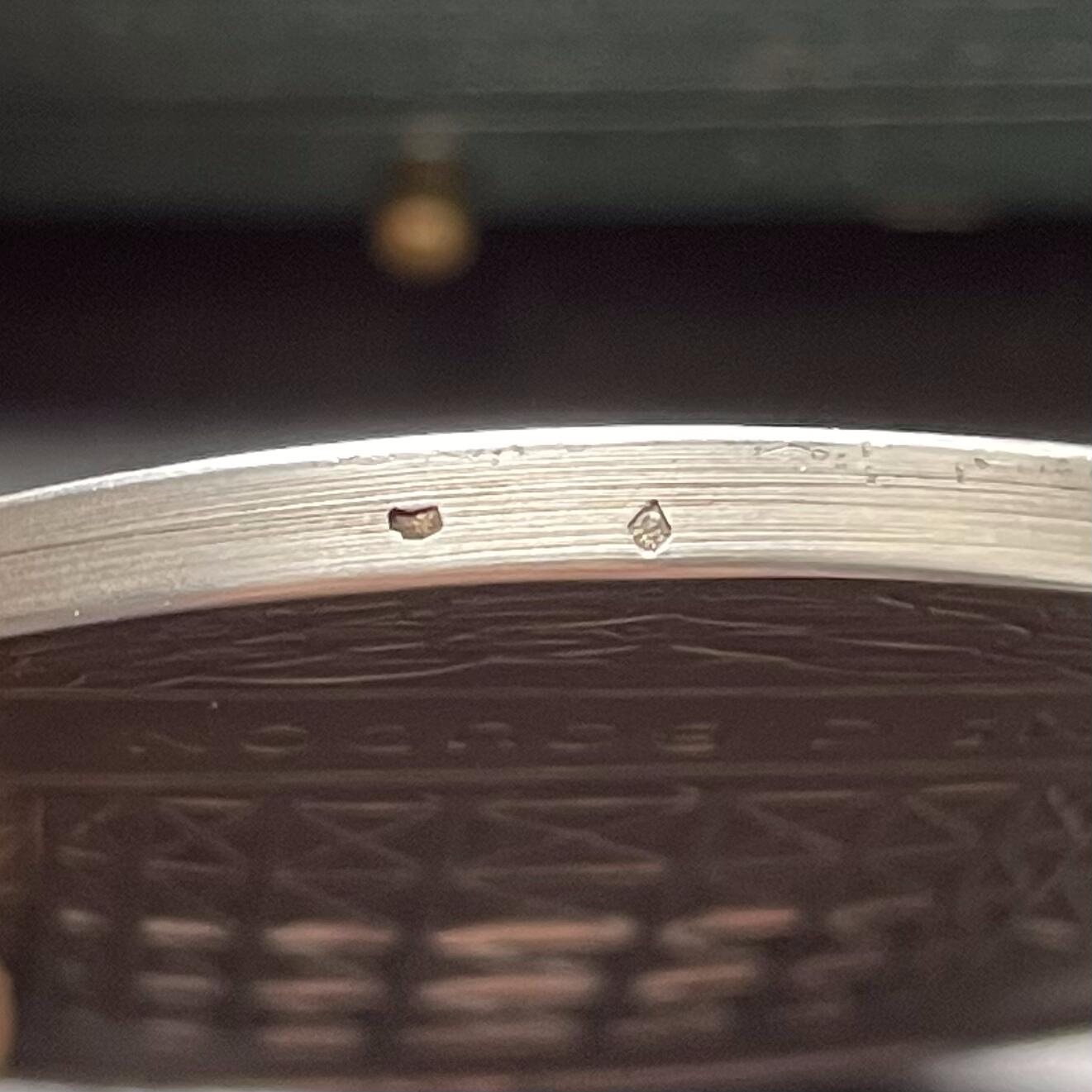 「木头集藏」章牌精品专场！ H Dropsy～1929年法国天然气工业联合会原盒银章 ，直径：64 mm，84 g，边铭：菱形厂标 ARGENT 野猪头银标。正面是一个潘神在用木柴取暖，背面是储存天然气的贮气罐。  少见的银章品种，1929年也是此章铸造的最早期年份之一。正面浮雕很高，很有雕塑的感觉。烫金字原盒状态良好。   