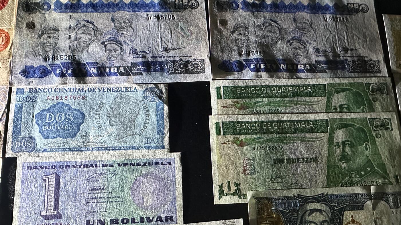 《外钞收藏家》第六百零四期（精品场）（本平台长期征集拍品、欢迎藏友们联系合作） 伊朗20里亚尔 精美小票+俄罗斯+蒙古多张等等 2019年的蒙古1块在ebay同款要20多一张 2003年的补号 大部份全新 有几张非全新 品相如图