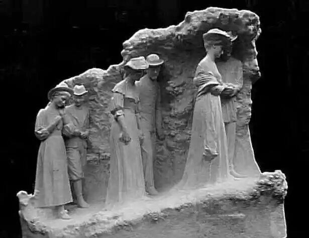 「木头集藏」章牌精品专场！ Hippolyte Lefèbvre～1909年法国SAMF协会51号作品银章：春与冬，法兰西章牌之友协会（SAMF）1909年发行，银章发行量仅45枚。尺寸：68 × 80 mm，230 g，边铭：丰饶角 1ARGENT+火蝾螈+限量编号11，SAMF协会章是法国新艺术章牌最杰出的代表。