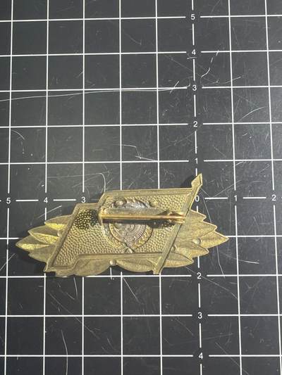 古冰库章牌勋赏收藏0起拍卖 东德特级工战队徽章 