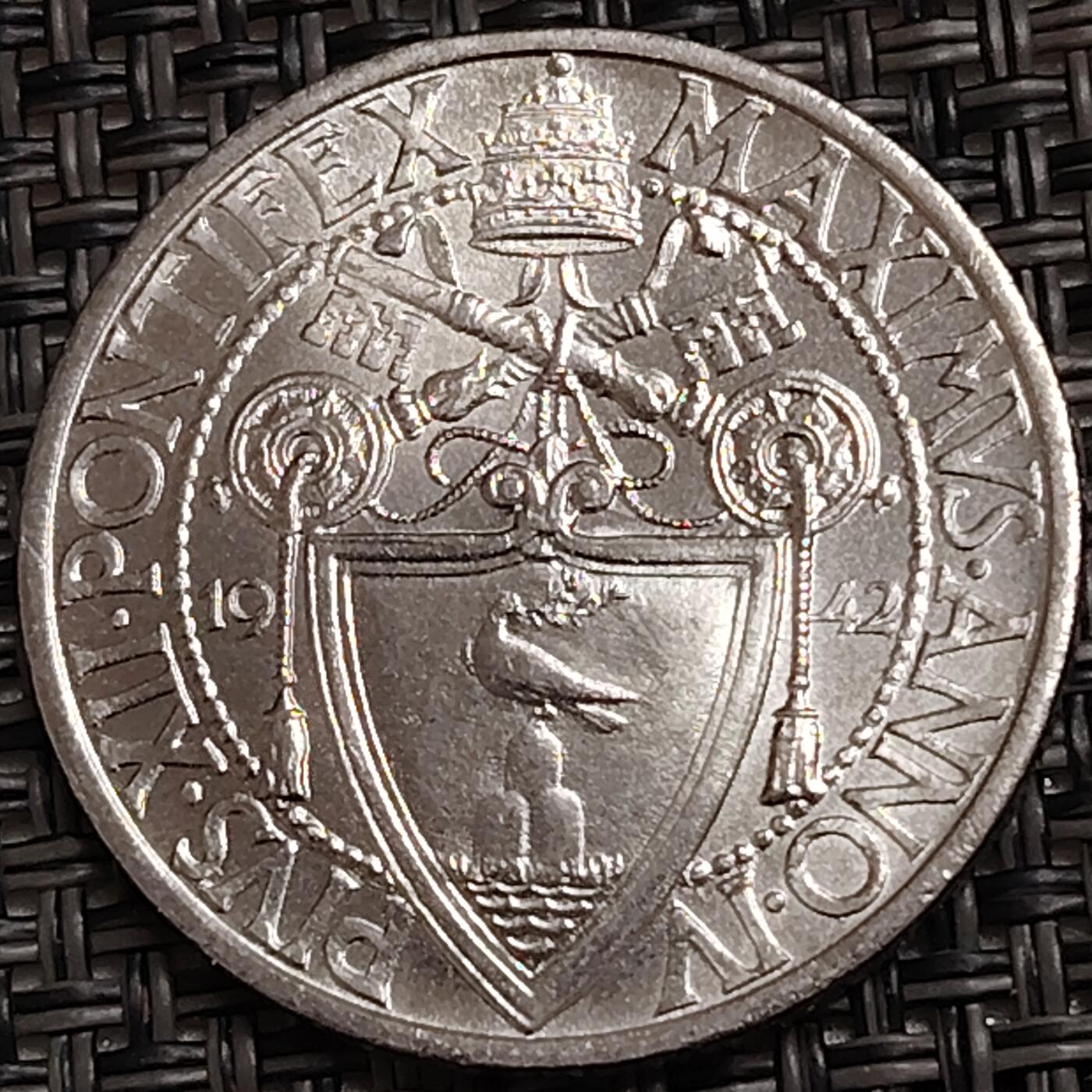 布加迪🐬～世界钱币(上海)🌾第 270 期 /  各国套币和散币 梵蒂冈🇻🇦 1942年 1里拉不锈钢币 26.7mm