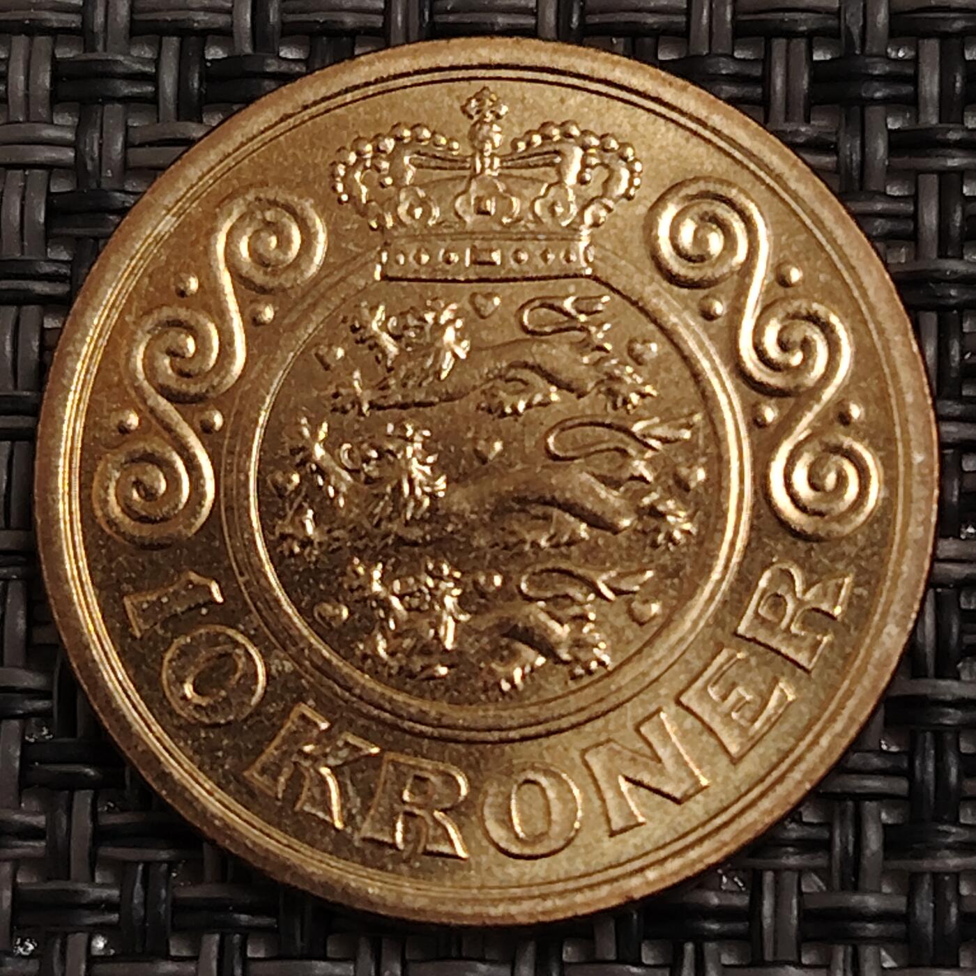 布加迪🐬～世界钱币(上海)🌾第 271 期 /  各国套币和散币 丹麦🇩🇰 1998年 10克朗