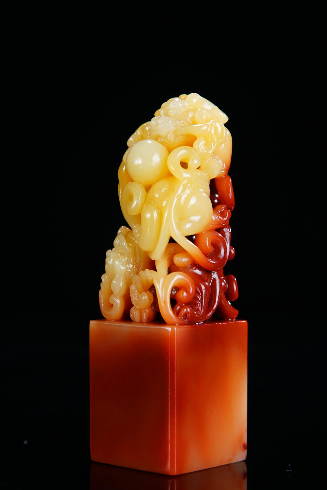 方寸藏珍·寿山田黄印章专场（一） 寿山高山石《双螭戏珠》钮章