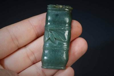 上海都达杂项专场五（全场包邮） - 天然和田玉湖水绿精雕《节节高升》挂件87-63