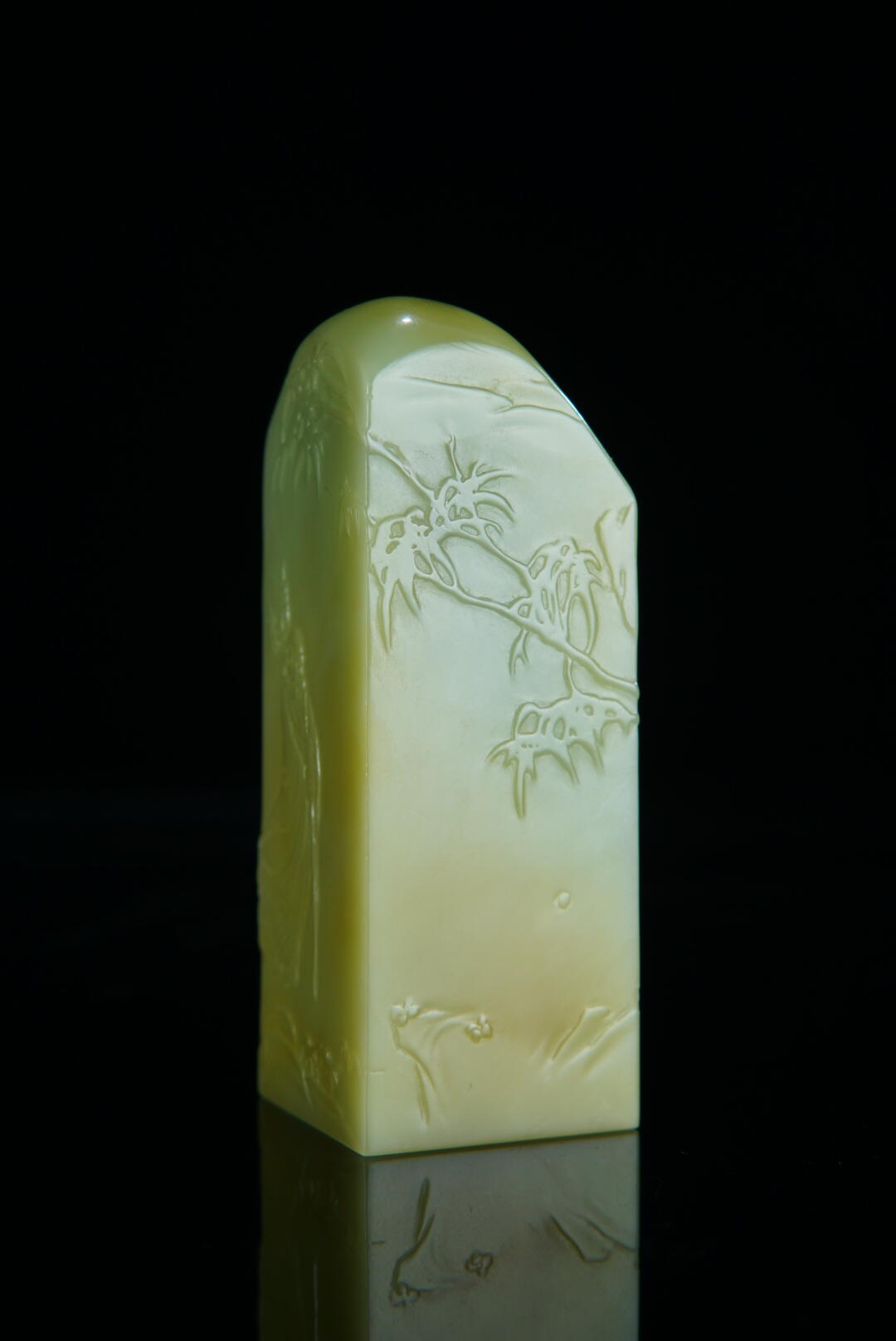 方寸藏珍·寿山田黄印章专场（一） 寿山艾叶绿《达摩》印章