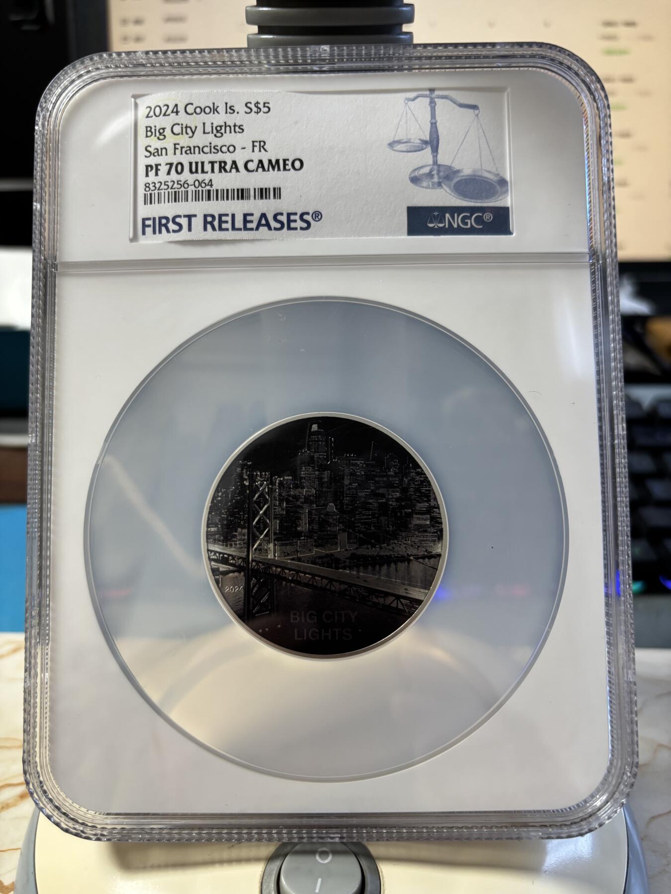 第189期拍卖 库克2024年发行的城之光系列-旧金山光线反射纪念银币NGC-PF70首 无盒无证书，999银，1盎司，