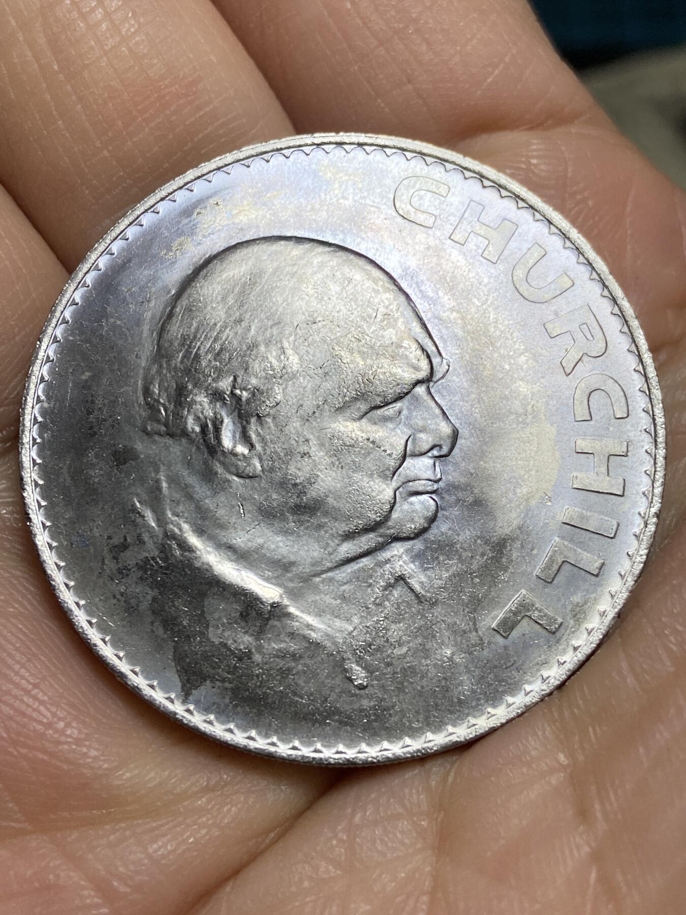 2026年第十四场(总第一百八十三场）外国好品散币场(免佣金) 威廉姆斯·迪肯银行原装全新–英国🇬🇧1965年1克朗(丘吉尔逝世纪念币)