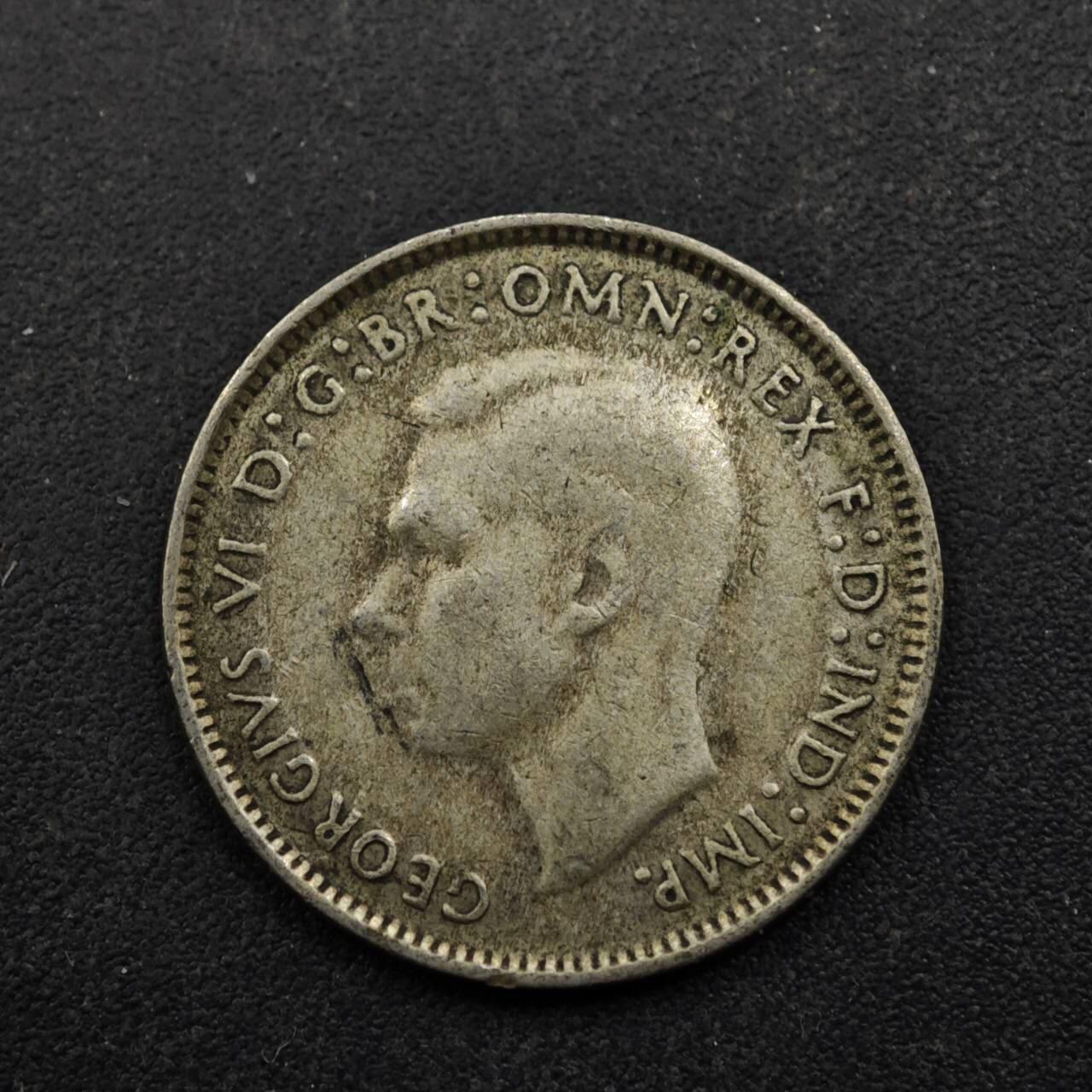 【淘币小摊】实时拍第八百五十三拍   散币银币场   满百包邮可预留二周 每周一统一发货   澳大利亚1946年乔治六世6便士银币