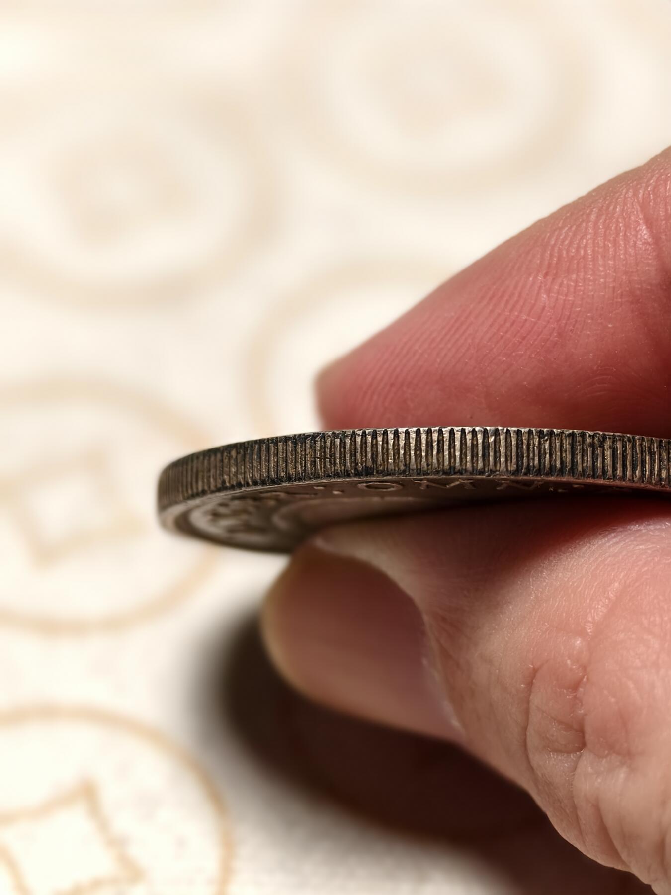 抚柳草堂-第十期章牌钱币  奖章勋章限时免佣 满百包邮 放漏专场 1937英国乔治六世登基克朗纪念银币 包浆柔美细节漂亮 