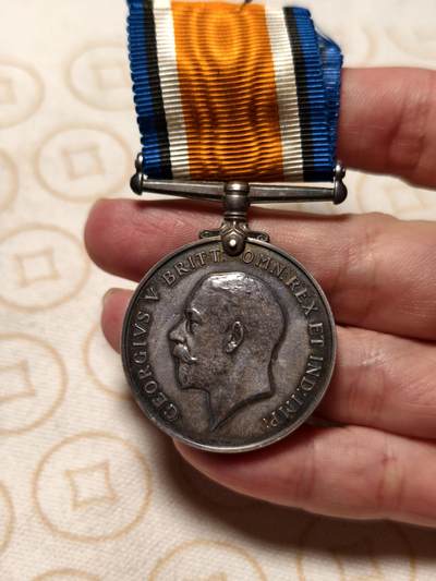 抚柳草堂-第十期章牌钱币  奖章勋章限时免佣 满百包邮 放漏专场 - 1918英国一战战争奖章 银制 重1盎司925银 原绶带带边铭 去掉绶带重32.9g 银料价超650了