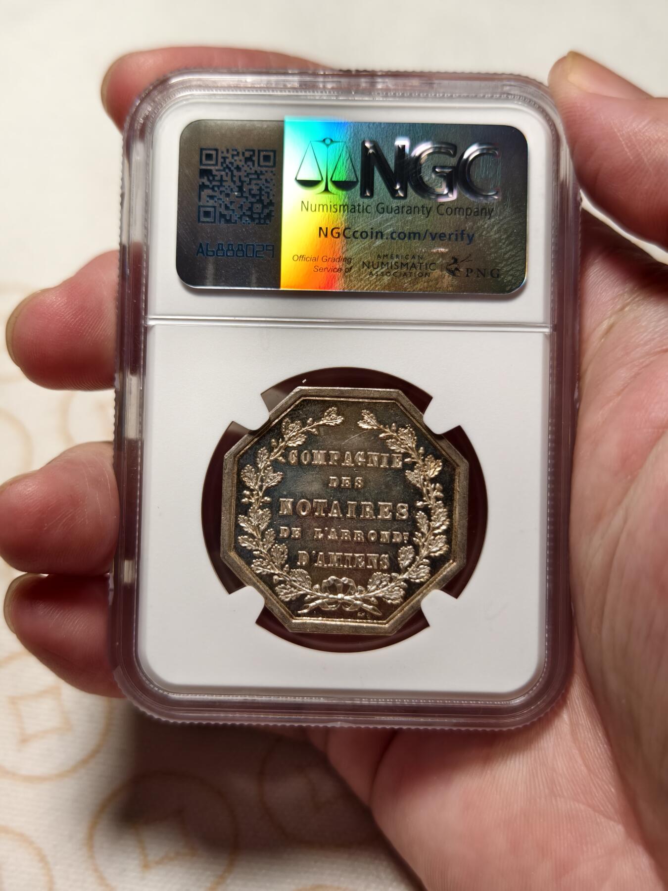 抚柳草堂-第十期章牌钱币  奖章勋章限时免佣 满百包邮 放漏专场 1854NGC MS64 法国亚眠公证处八角银章 极美品PL底板 950银丰饶角银标