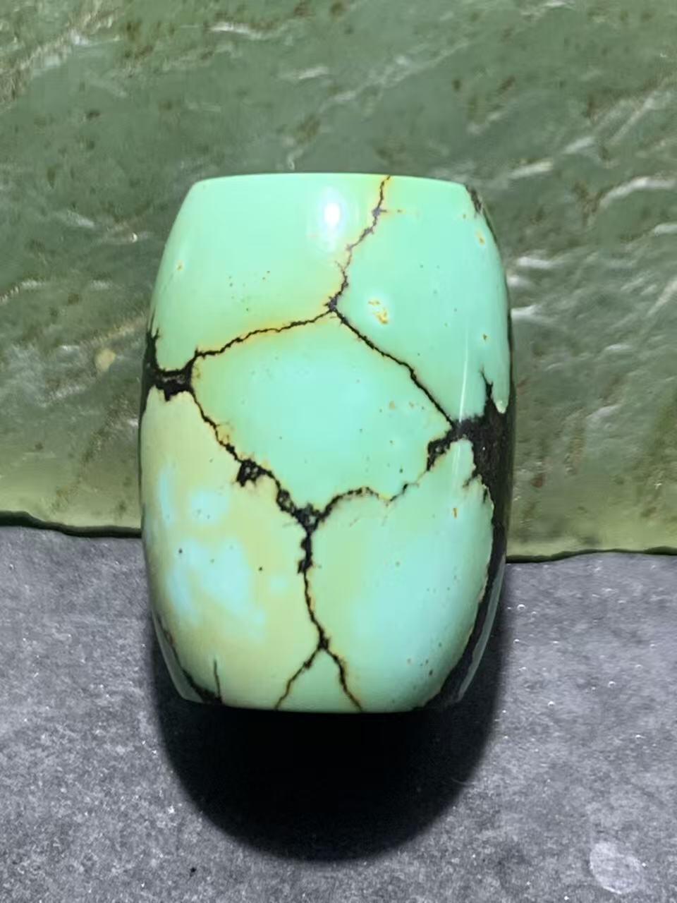 湖北十堰高瓷网花松石桶珠一颗，