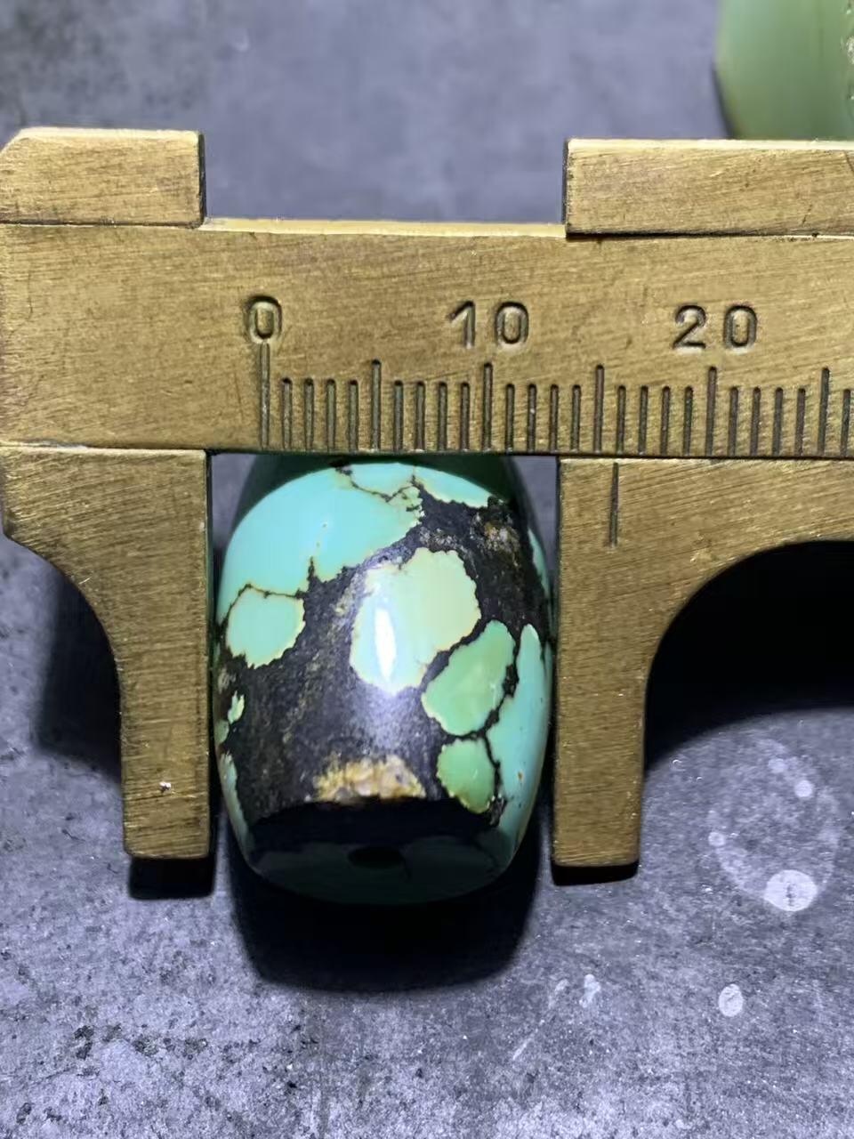 湖北十堰高瓷网花松石桶珠一颗，