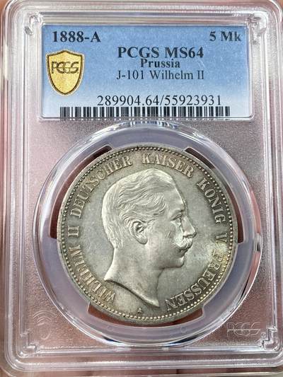 万国钱币拍卖第059期 - PCGS MS64 NGC MS63 1888年德国三皇之年威廉二世短翅流通5马克 仅单年发行且流通充分的短翅马克名品 也是德意志第二帝国三皇年系列中不可或缺的一枚 高分高品极其难得 黄油转光底板原味五彩环绕 细节锋利异常