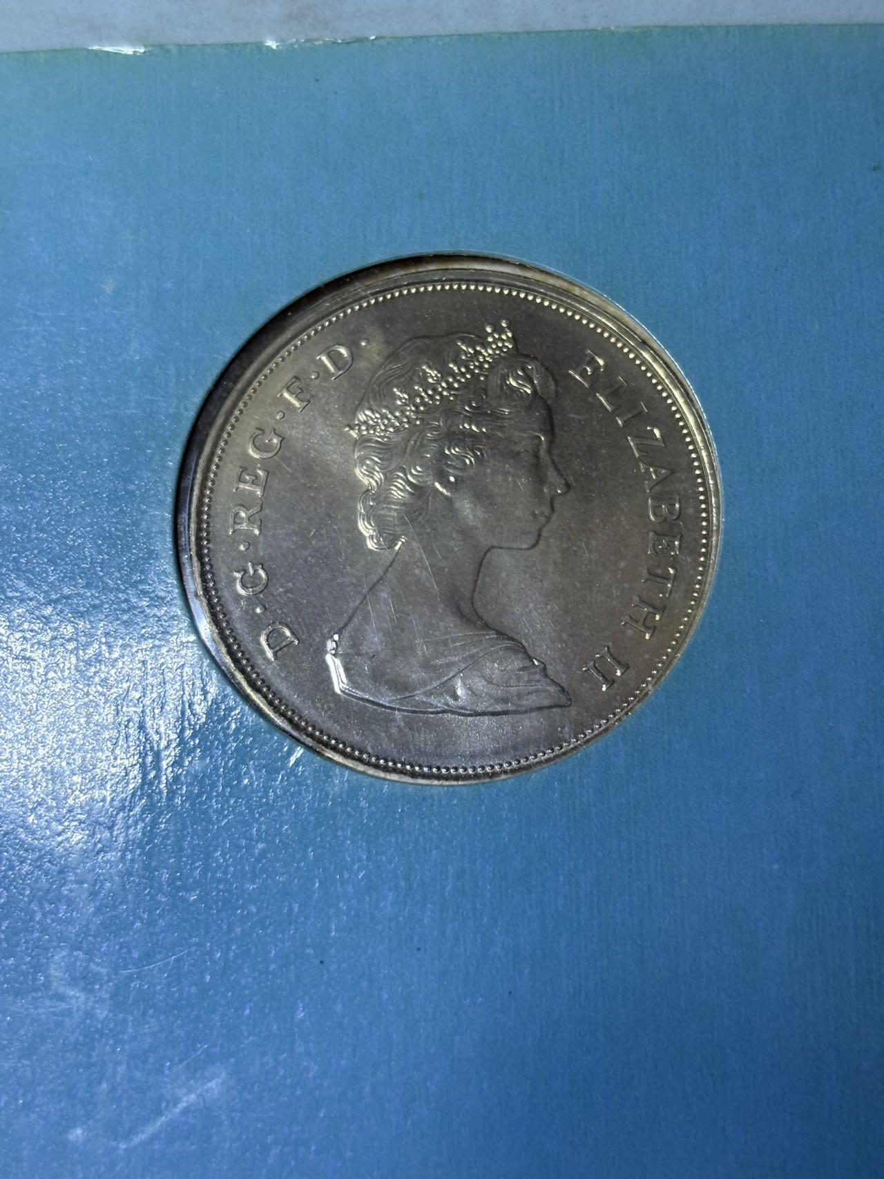 盛世勋华——号角文化勋章邮票专场拍卖第301期 英国玛丽王太后诞辰80周年克朗型纪念币 大尺寸