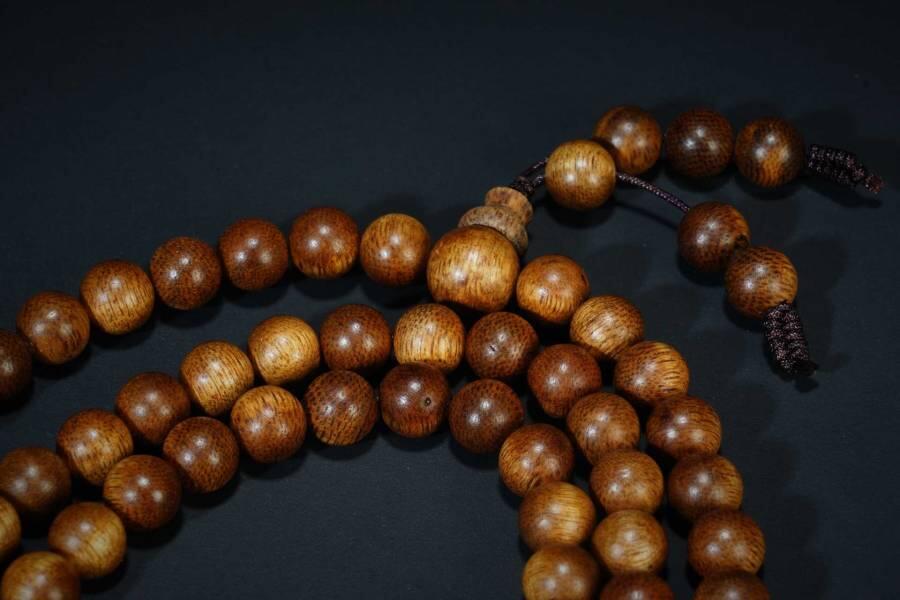 上海都达杂项专场十七（全场包邮） 天然黄油格沉香0.8多圈圆珠手串 附鉴定证书87-210